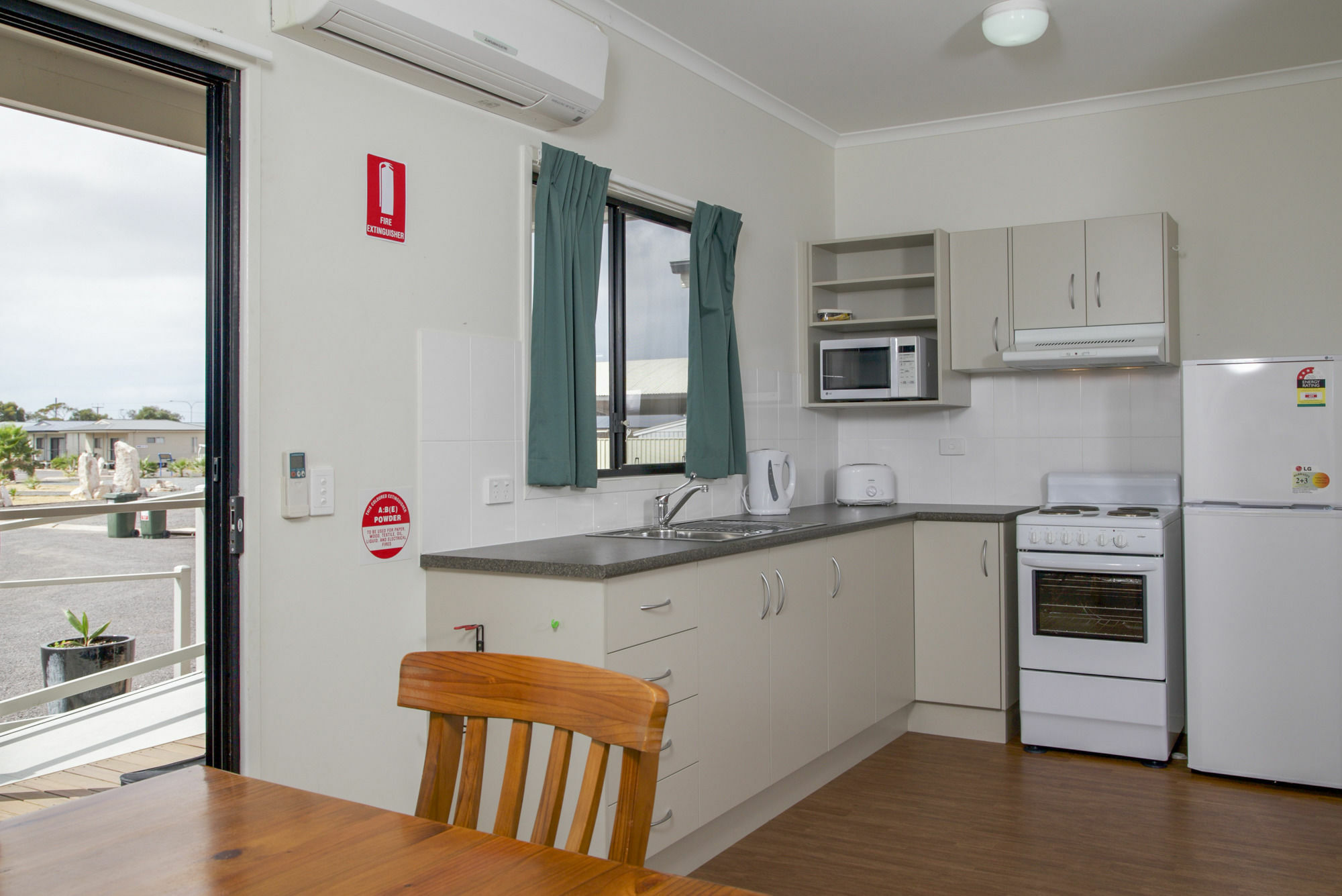 The Sundowner Cabin & Tourist Park Γουαϊάλλα Εξωτερικό φωτογραφία